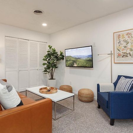 Hendo Hideaway A 2Bed/1Bath Apartment Хендерсънвил Екстериор снимка