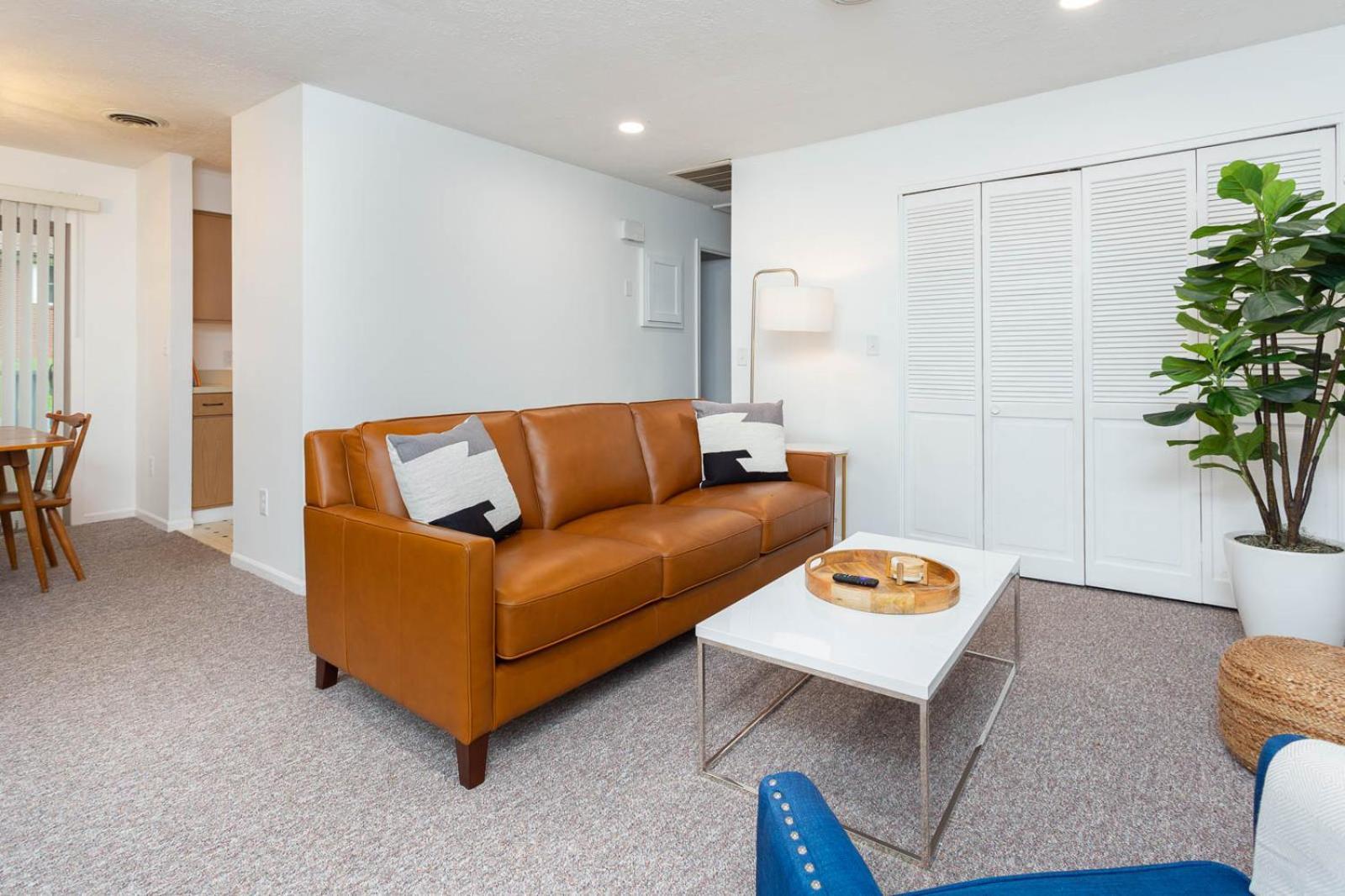 Hendo Hideaway A 2Bed/1Bath Apartment Хендерсънвил Екстериор снимка
